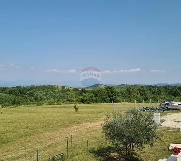 Vižinada: Građevinsko zemljište vrlo otvorenog pogleda - cover