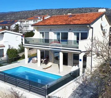 Novi Vinodolski- vila sa bazenom i pogledom na more - cover