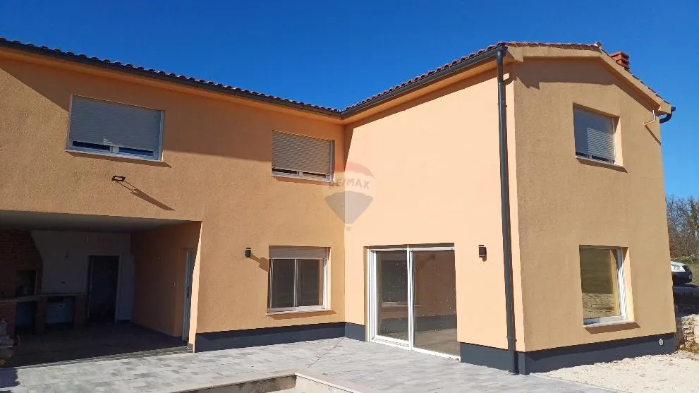 Istra,Štokovci-kuća s bazenom i okućnicom - cover