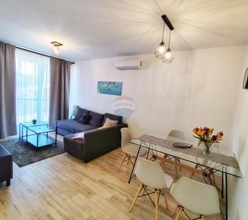 Crikvenica, stambena jedinica s 4 stana, 160 m2 - cover