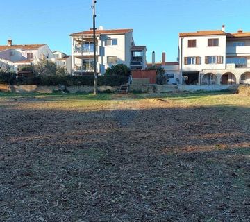 Istra, Pula - Građevinsko zemljište prvi red do mora  - cover