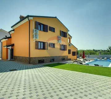 Istra, Pula - kuća s bazenom - cover