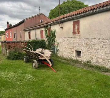 Istra, Svetvinčenat- odlično građevinsko zemljište - infrastruktura do terena - cover