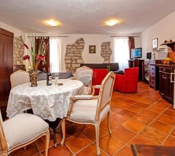 Rovinj,savršeni renovirani studio 33,9m2 u centru - cover