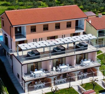Crikvenica- prekrasna investicijska nekretnina sa panoramskim pogledom  - cover