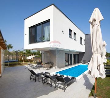 Istra, Medulin, predivna luksuzna villa blizu mora, odlična investicija!!! - cover