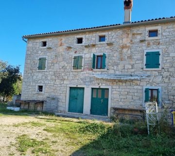 Rovinj okolica - kamena renovirana kuća s 4 spavaće sobe, pogled - cover