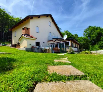 Fužine, Lič, kuća u prirodi, dva stana - cover