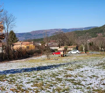 Istra, Karojba - građevinsko zemljište 1256 m2 - cover