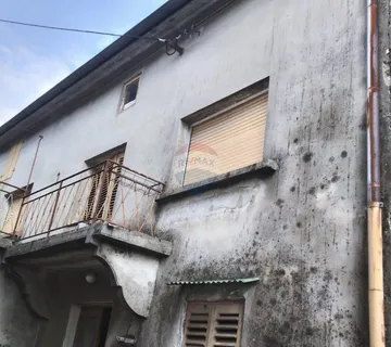 Klana, centar, starina - useljiva, ali za kompletnu adaptaciju, 160 m2 - cover