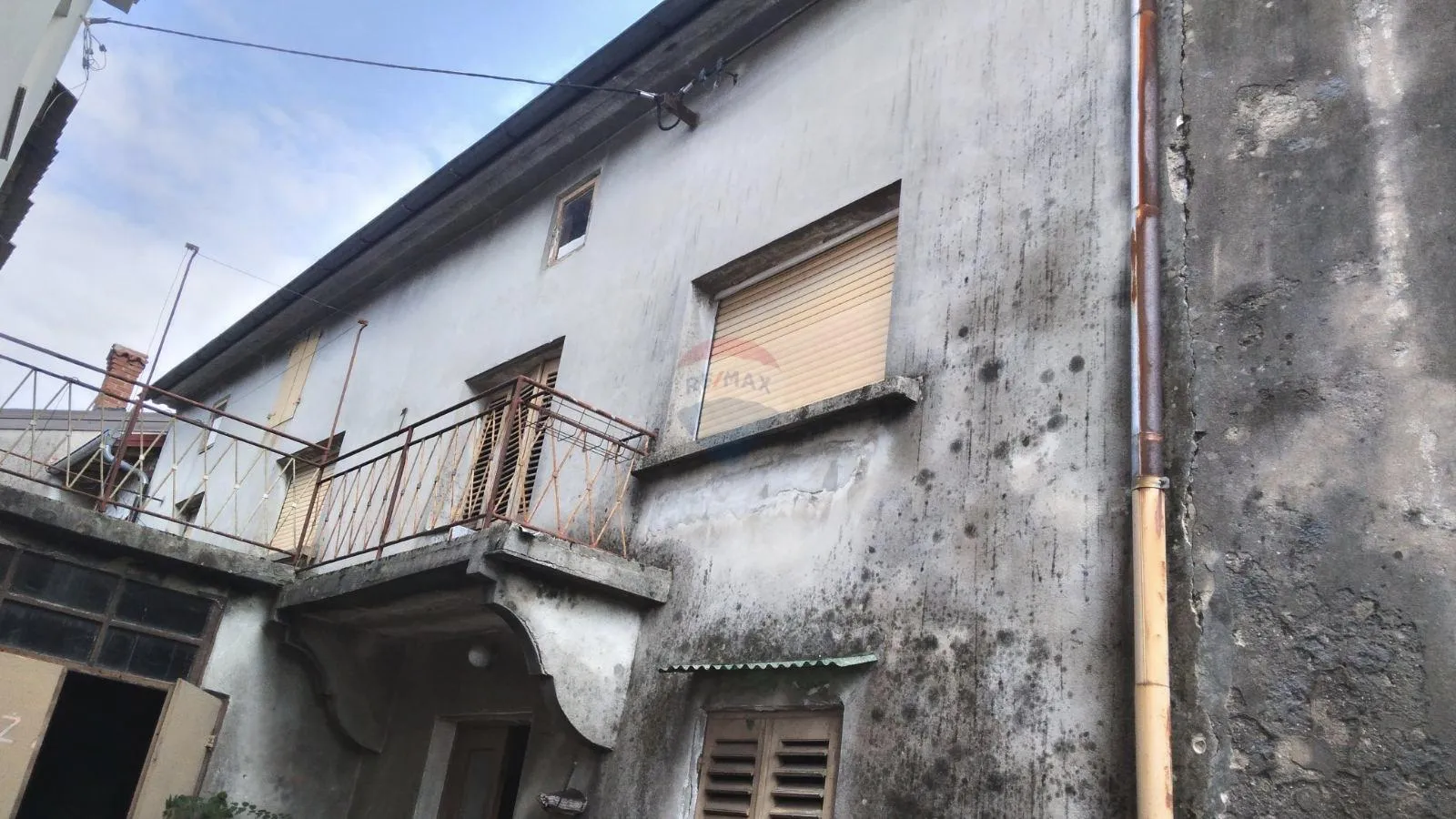 Klana, centar, starina - useljiva, ali za kompletnu adaptaciju, 160 m2 - cover