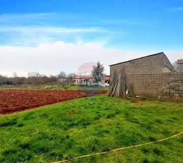 Poreč, okolica - Građevinsko zemljište, potrebna parcelacija - cover