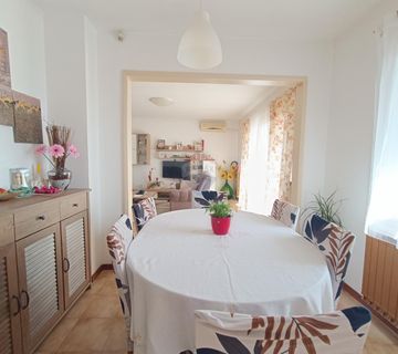 Poreč, okolica, obiteljska kuća  - cover