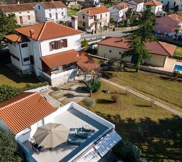 Malinska - Sv. Vid Miholjice kuća 286 m2 + 3 zasebna apartmana 153 m2 na prostranoj okućnici sa pogledom na more - cover