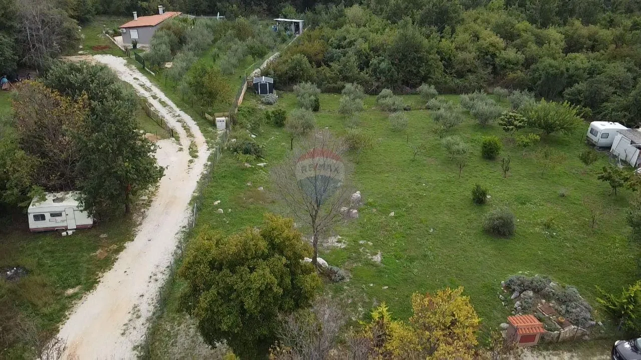 Poreč, okolica, lijepo uređeno i ograđeno poljoprivredno zemljište  - cover
