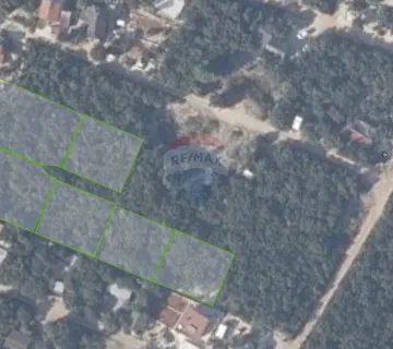 Istra, Peruški vikend parcela 200 metara do mora - cover