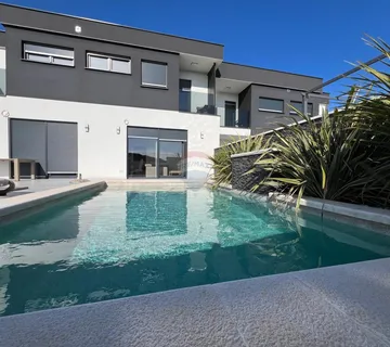 Istra, Šišan - kuća za odmor s bazenom - cover