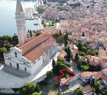 Rovinj-neponovljiva prilika za investiciju-parcela ispod crkve SV.Eufemije - cover