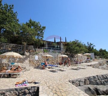 Novi Vinodolski, restoran uz more - cover