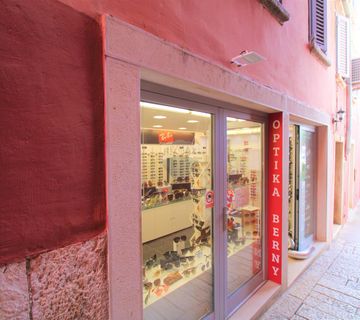 Rovinj,poslovni prostor par koraka od rive-20m2 - cover
