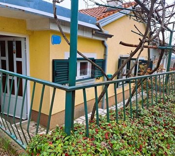 Matulji,dvojna kuća s vrtom i parkirnim mjestom - cover