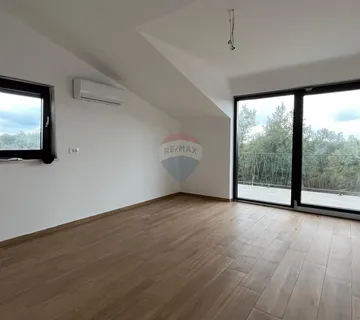 Istra, Poreč okolica - dva stana u visokom potkrovlju - cover