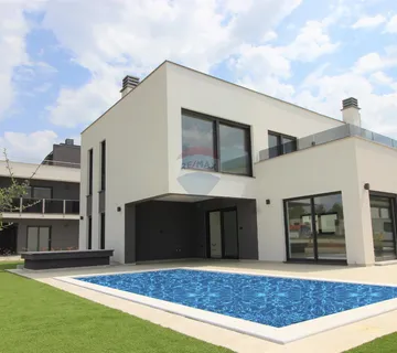 Istra, moderna kuća 200 metara od mora - cover