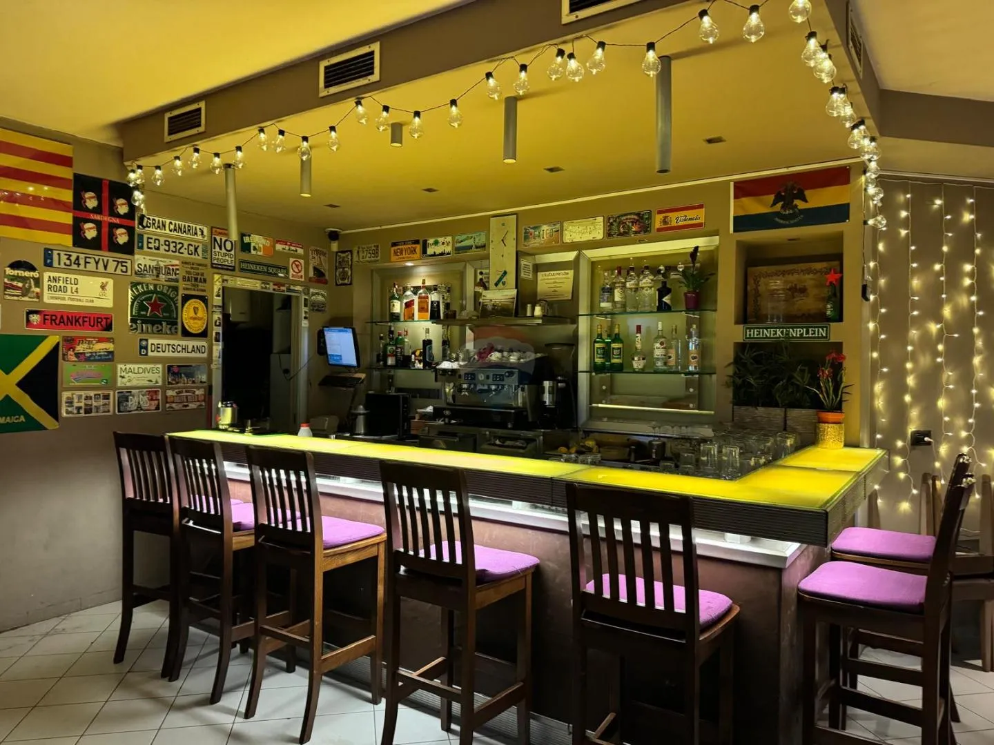 Rijeka, Marčeljeva Draga - Uhodani caffe bar  - cover