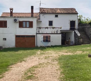Višnjan okolica, kuća s velikom okućnicom od 17000m2 - cover