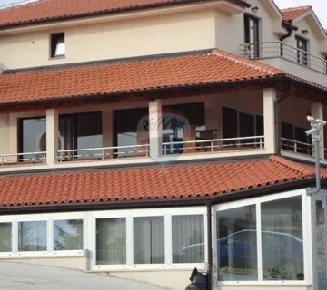 NAJAM 300 M2  U BLIZINI PASJAKA - cover