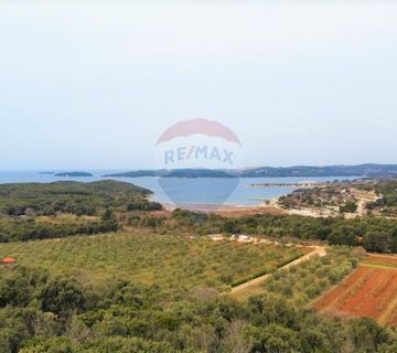 Rovinj,parcela sa otvorenim pogledom na more 4400m2 - cover