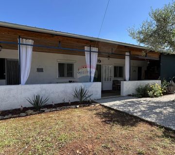 Istra, Tar - samostojeća prizemnica sa okućnicom - cover