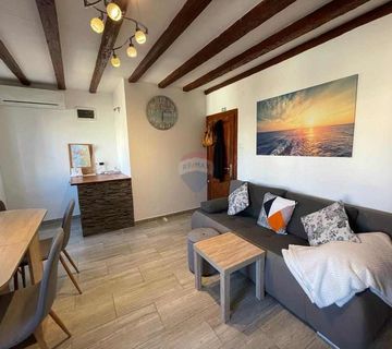 Istra, Rovinj - renoviran stan na 3. katu autohtone zgrade - cover