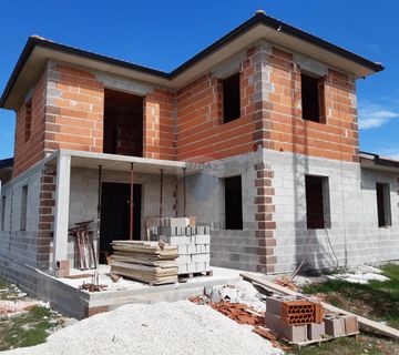 Istra, Kanfanar kuća sa dvorištem i bazenom - cover