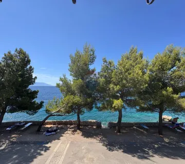 Novi Vinodolski, Bribirska obala- kuća 1.red do mora - cover