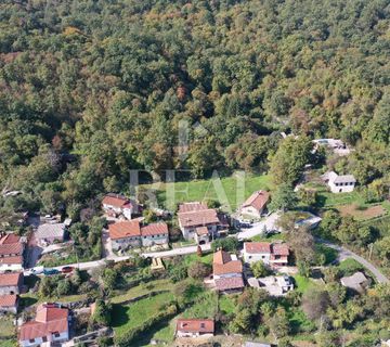 Turistički kompleks sa tri zasebne kuće sa bazenom,okućnica 4200 m2,pogled na more - cover