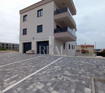 Volme Penthouse 110m2, garaža, terasa 36m2,pogled ! - cover