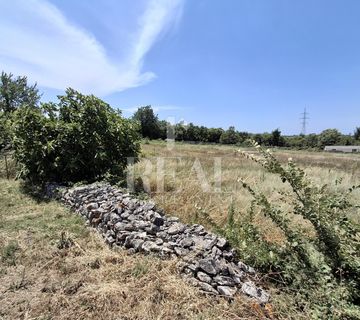 Vodnjan,Divšići građevinsko zemljište 500m2  sa projektom ! - cover