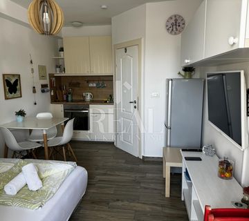 Matulji, novouređeni studio apartman s terasom i parkirnim mjestom! - cover