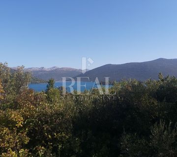 Pelješac, Hodilje-Malo selo, zemljište od 2300 m2 za gradnju tri vile sa bazenima - cover