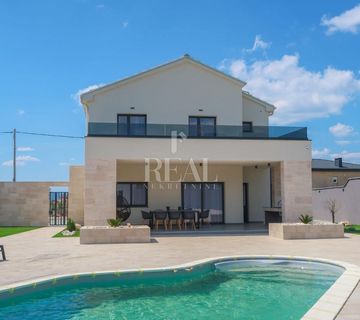 Novi Vinodolski, samostojeća kuća P+1, 302 m2 - cover