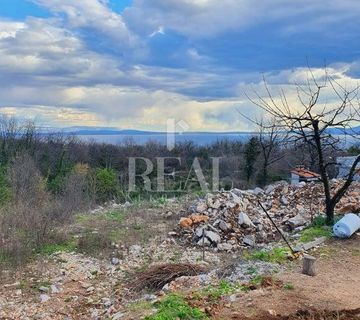 Čikovići ,građevinsko zemljište 1957 m2,mogućnost gradnje 2 kuće po 3 stana - cover