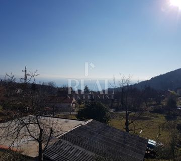 Kuća sa mogućnošću nadogradnje sa velikom okućnicom i prekrasnim pogledom na Kvarner - cover