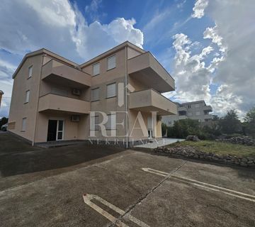 SAMO KOD NAS Kuća sa 7 apartmana ,2S+DB sa balkonom,55m2 - cover