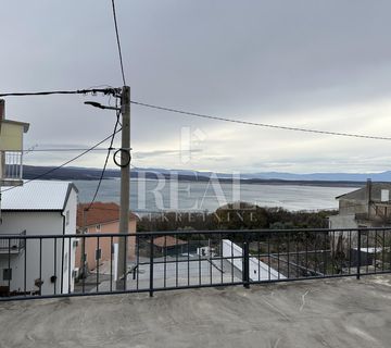 Kuća za adaptaciju s prekrasnim pogledom, tri stana,230 m2 - cover