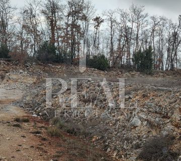 Juršići građevinko zemljište 1080m2,voda,struja do zemljišta,idealno za ville sa bazenom - cover