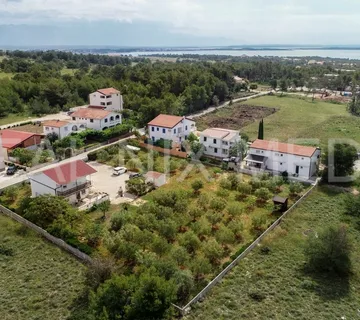 VIR-GRAĐ. ZEMLJIŠTE 2700 m2, POGLED NA MORE! - Vir, Vir