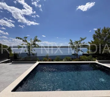 Vaša privatna oaza uz more – vila s pogledom koji oduzima dah - cover