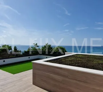 Privlaka-PENTHOUSE SA POGLEDOM NA MORE! USELJIVO! - cover