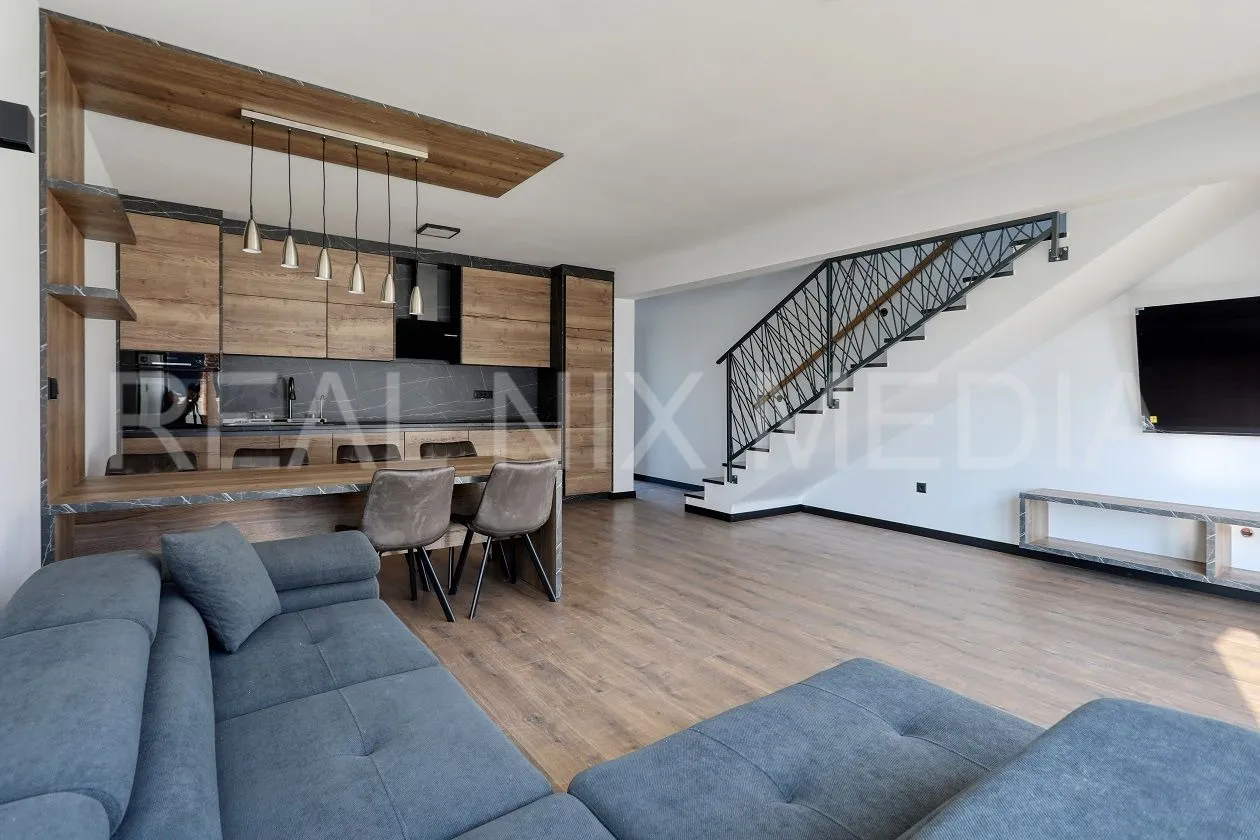 PRIVLAKA- KOMPLETNO NAMJEŠTENO I USELJIVO! VRT! - cover